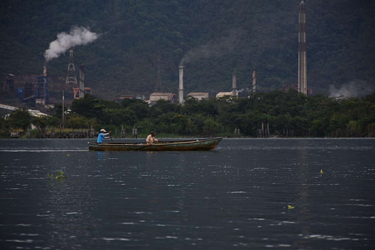 Planta procesadora de Níquel en lago de Izabal.